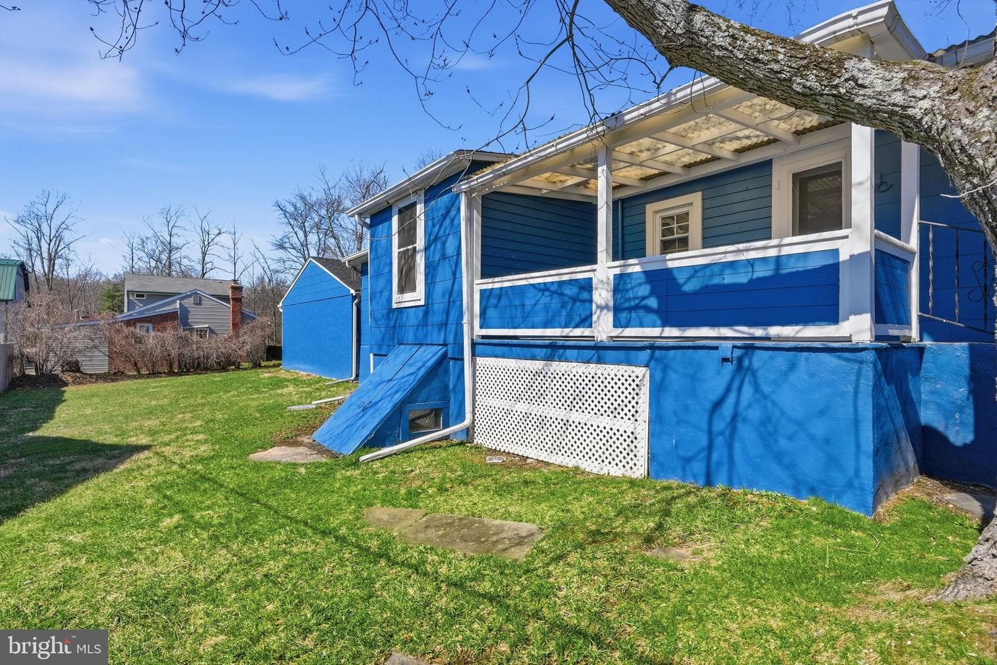 292 Walter Road photo 35