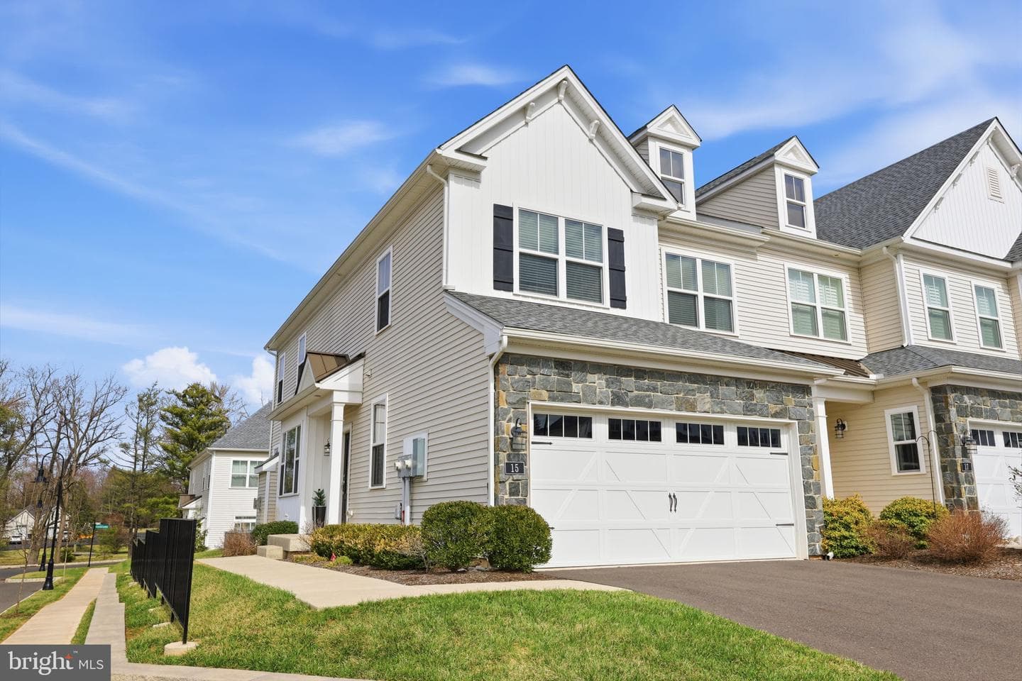 15 Spring Mill Drive photo 2