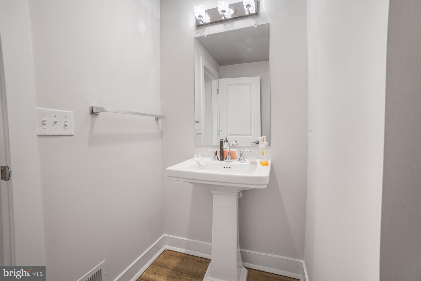 103 Waterside Mews photo 15
