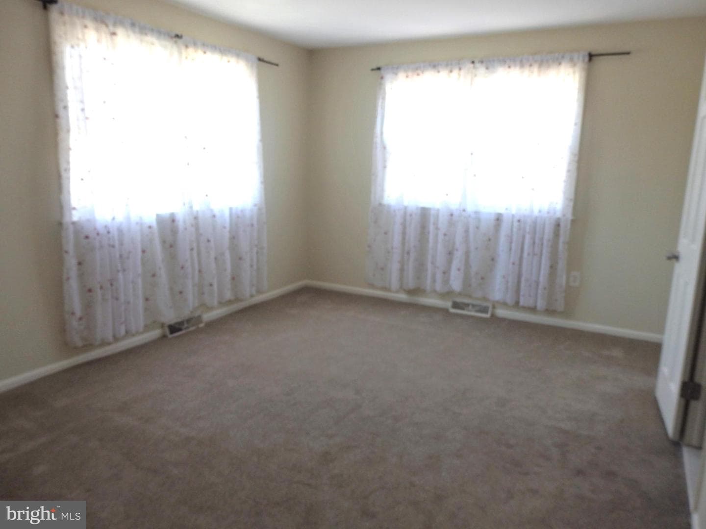 201 Lancaster Court photo 14