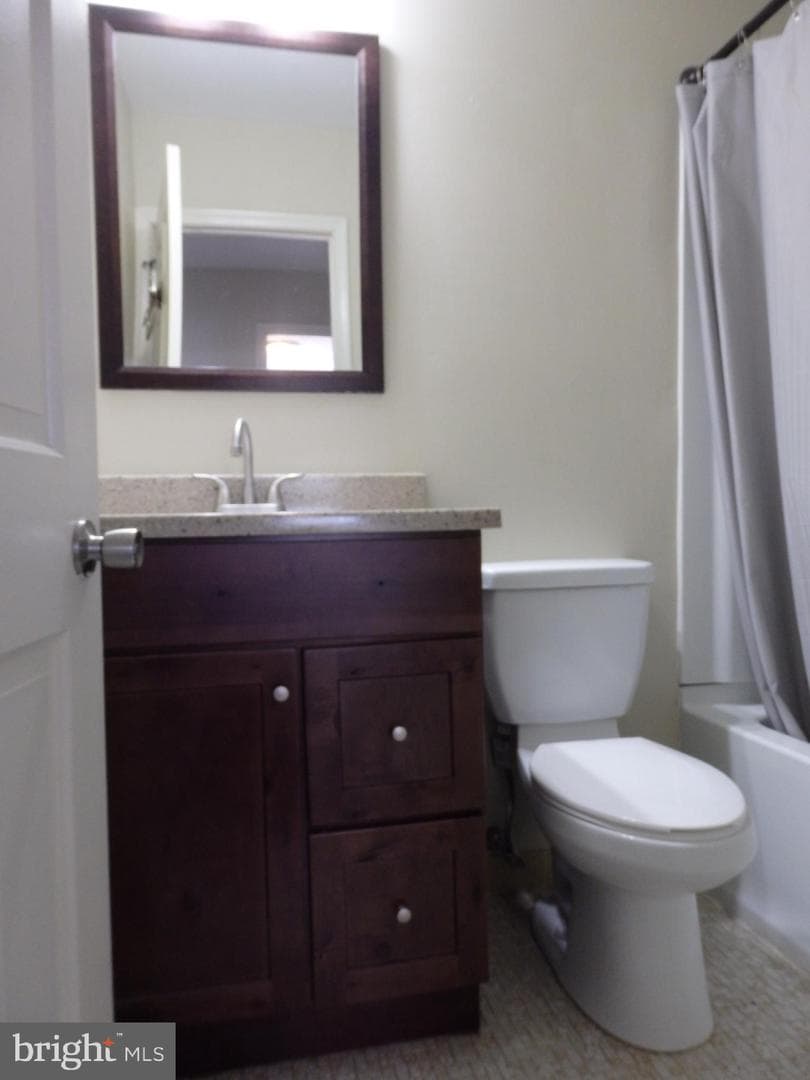 201 Lancaster Court photo 21
