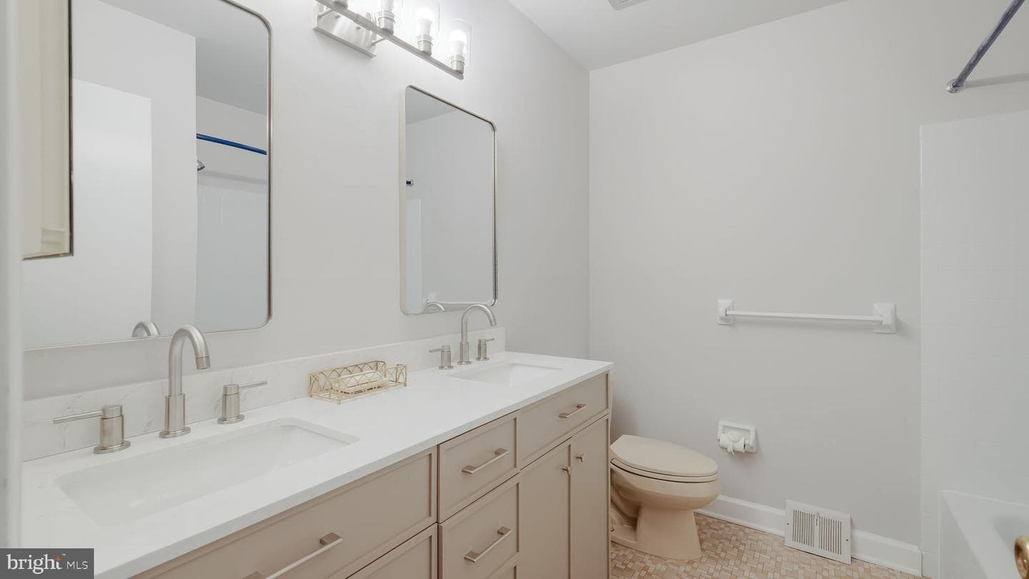49 Surrey Drive photo 17