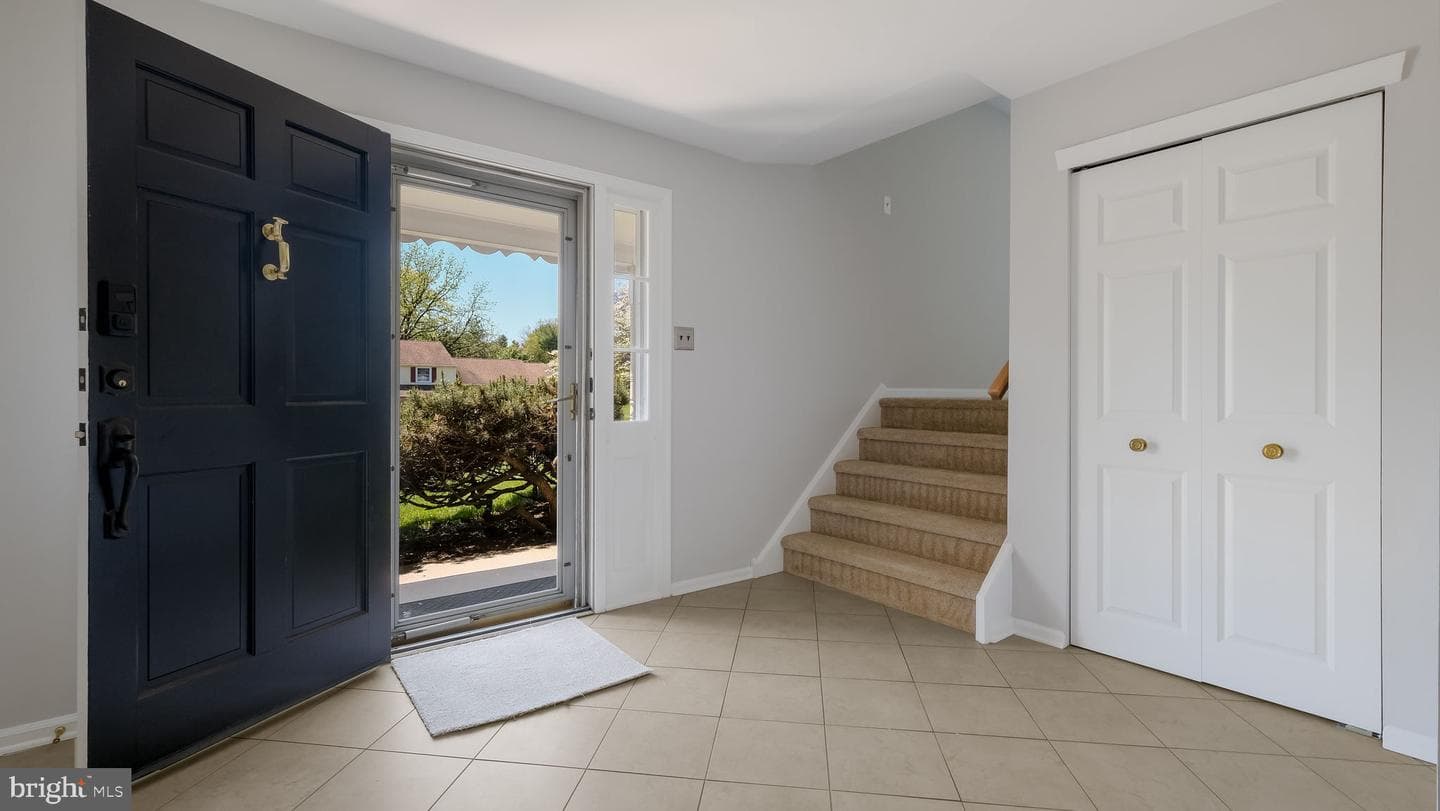 49 Surrey Drive photo 4
