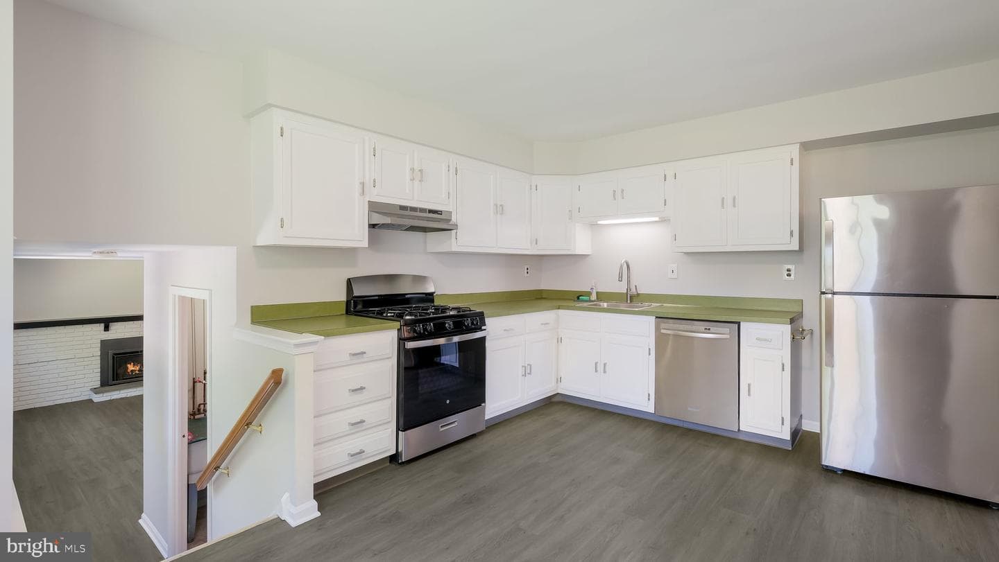 49 Surrey Drive photo 9