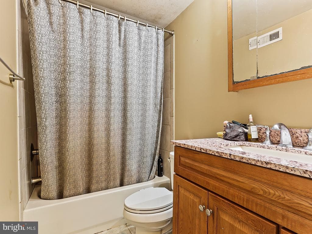 70 Sandybrook Drive photo 17
