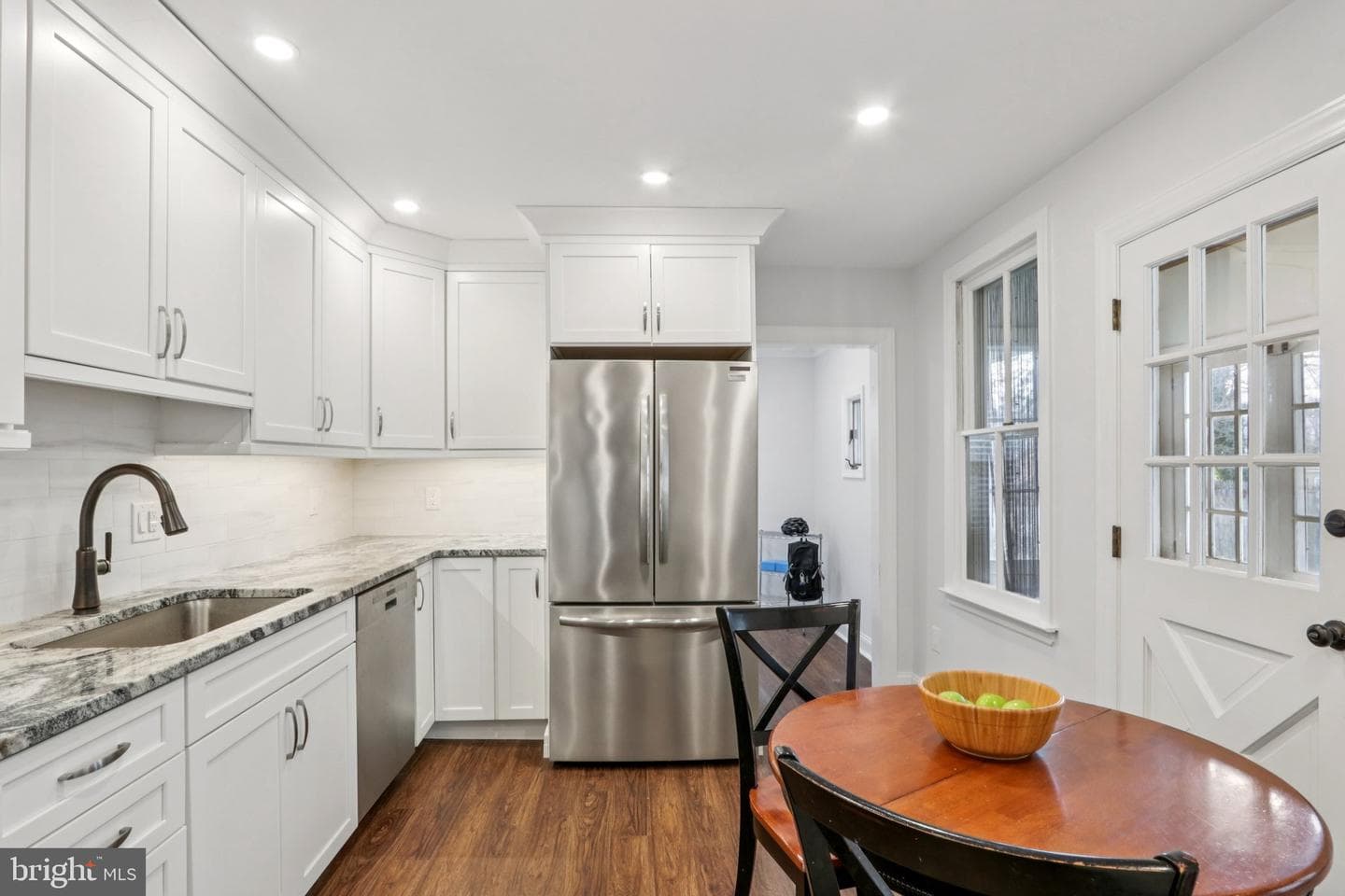 517 Crown Street photo 11