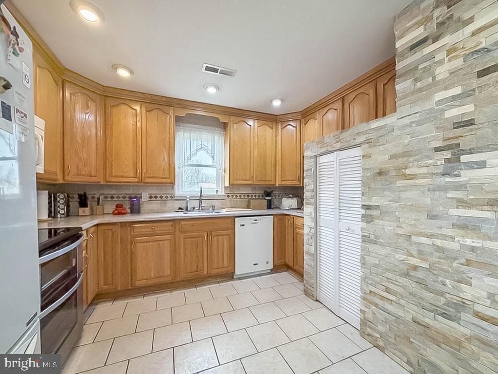 55 Teaberry Lane photo 3
