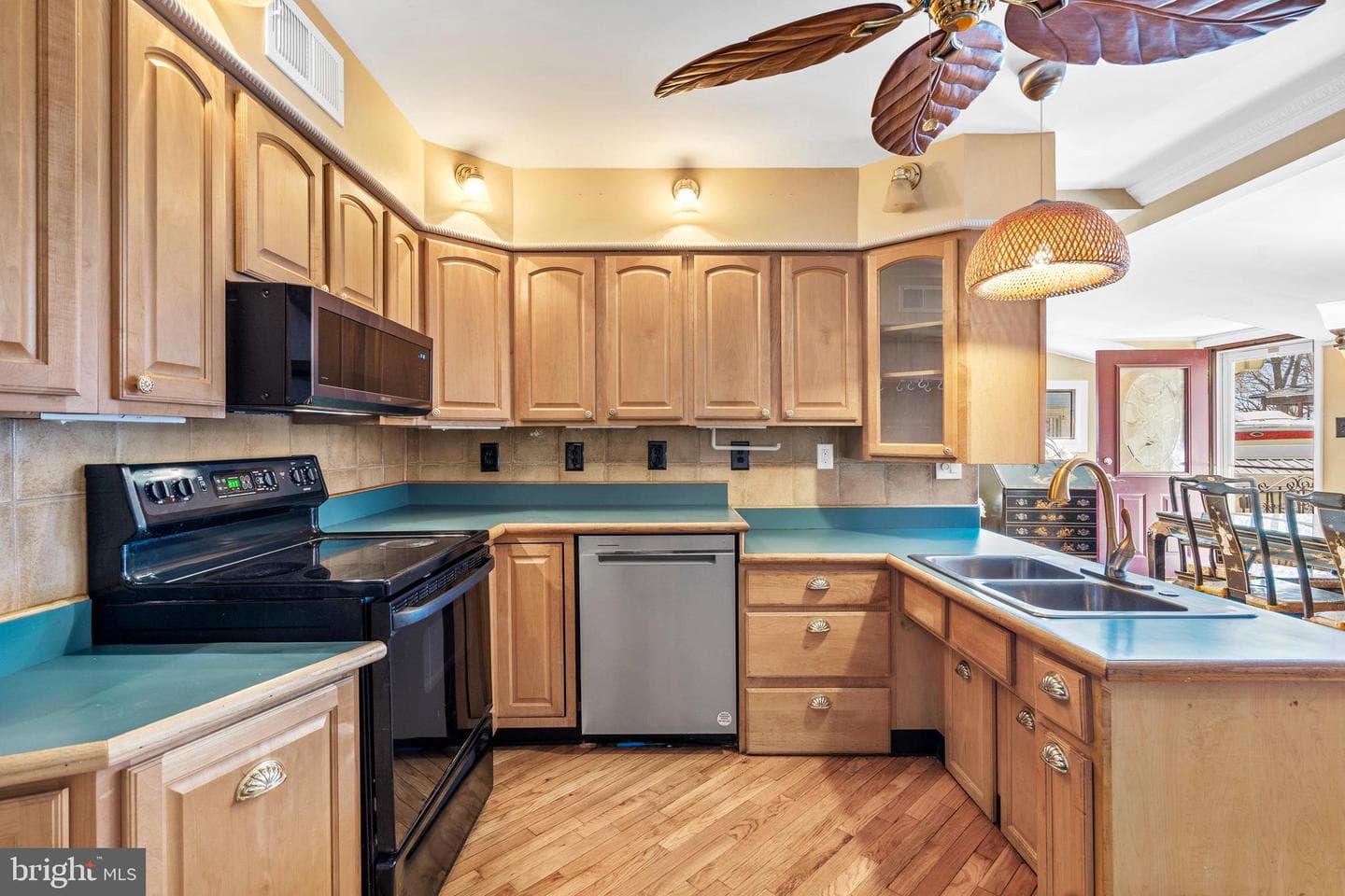 4564 Oak Avenue photo 11