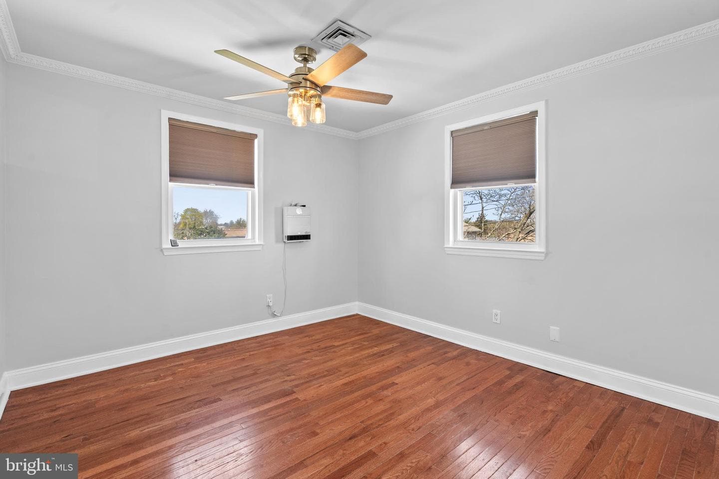 4564 Oak Avenue photo 26