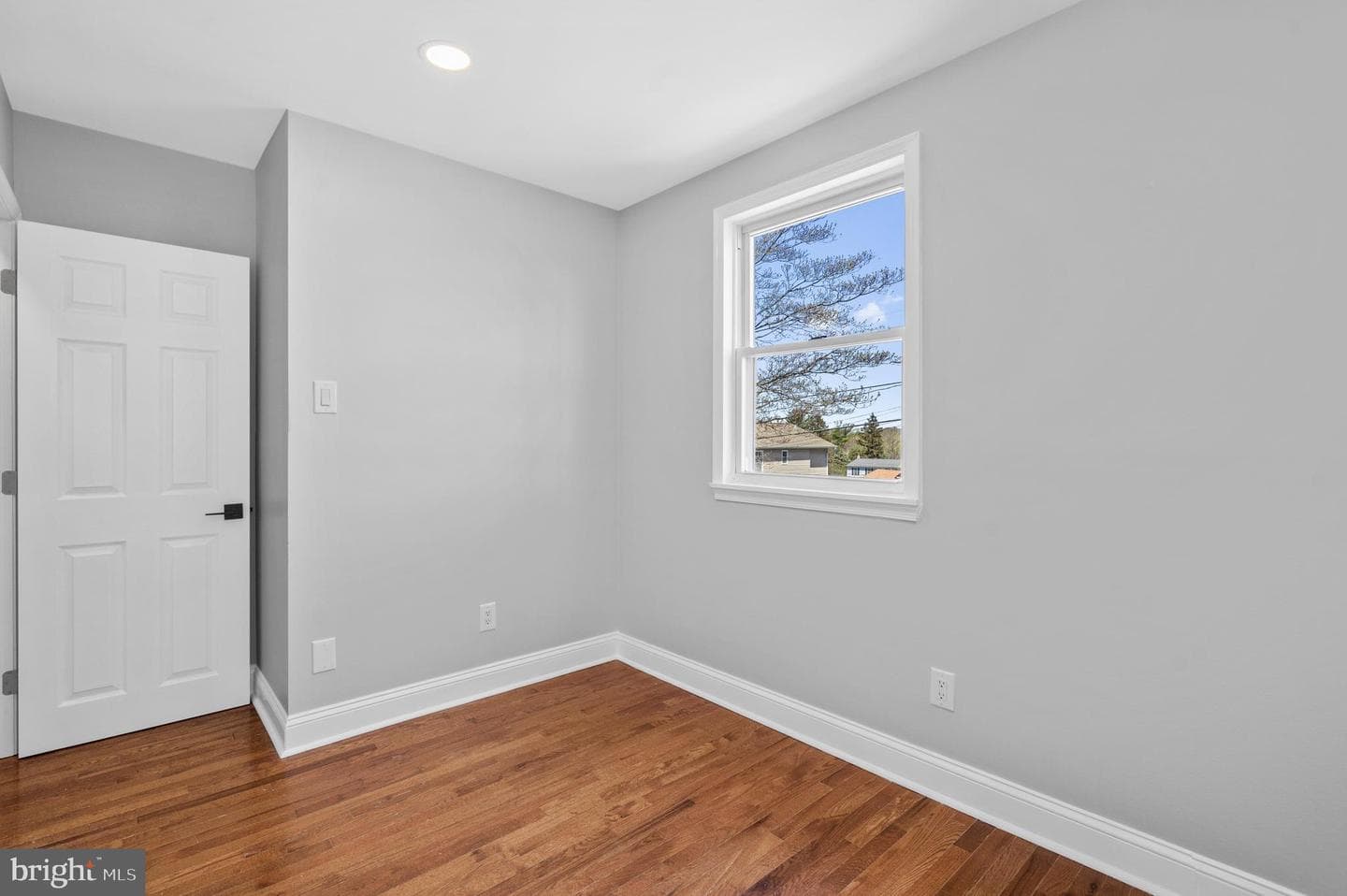 4564 Oak Avenue photo 29