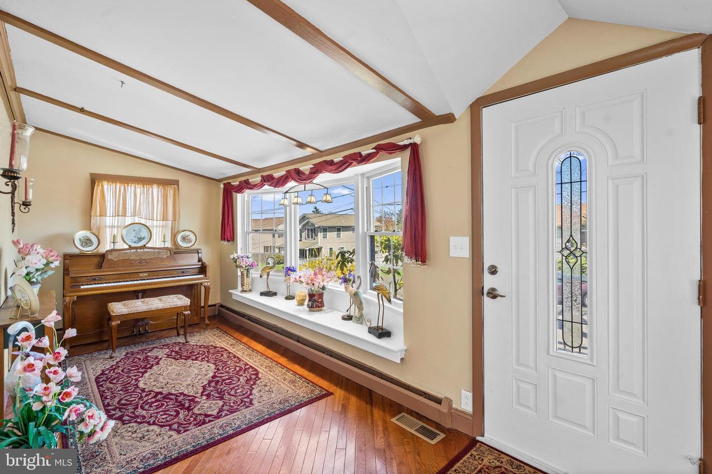 4564 Oak Avenue photo 5