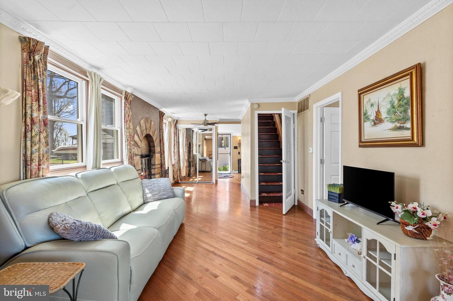 4564 Oak Avenue photo 6