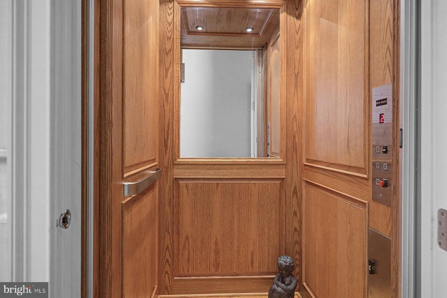 85 E Oakland Avenue photo 33
