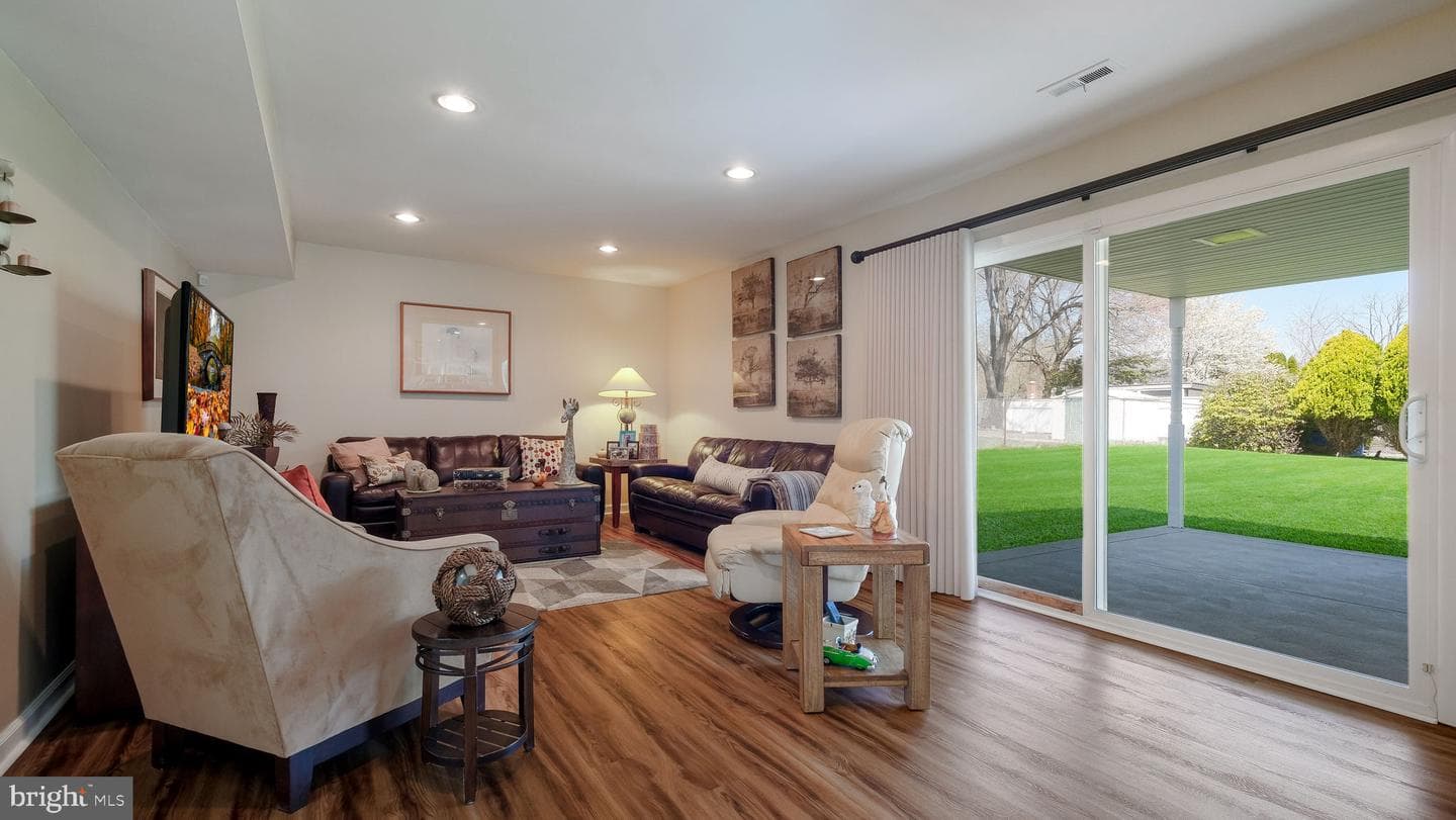 73 Springwood Drive photo 24