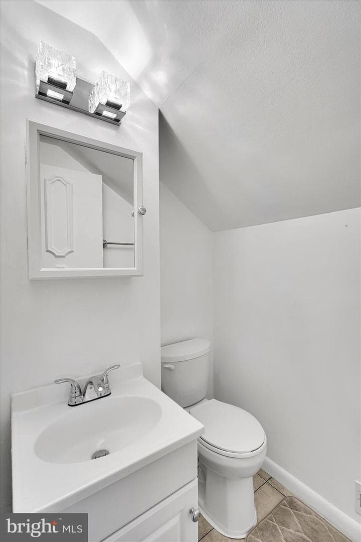 35 Honeysuckle Lane photo 36