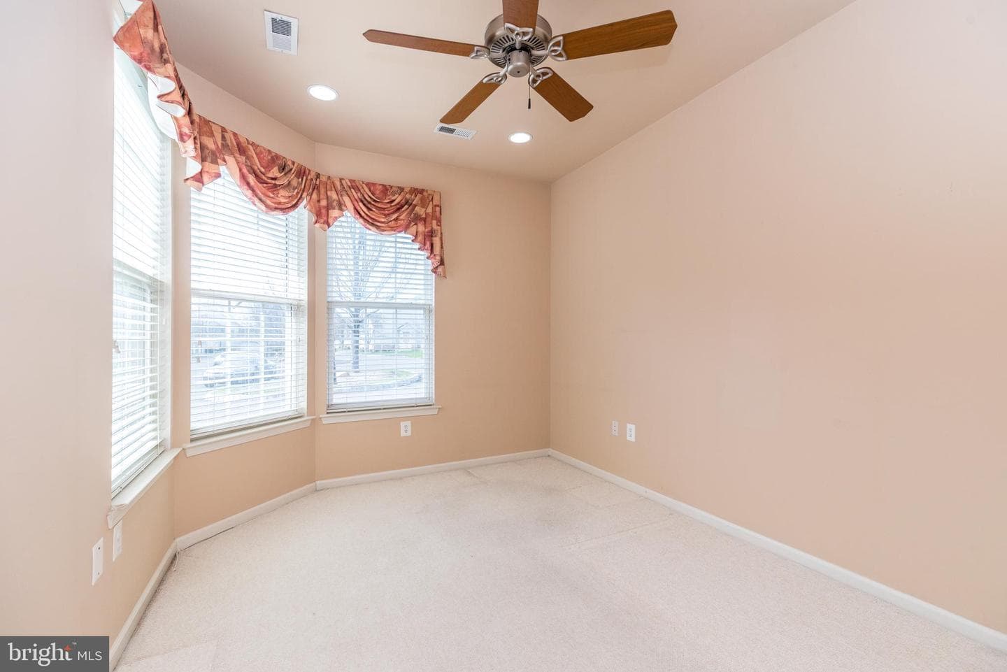 505 Plymouth Court photo 22