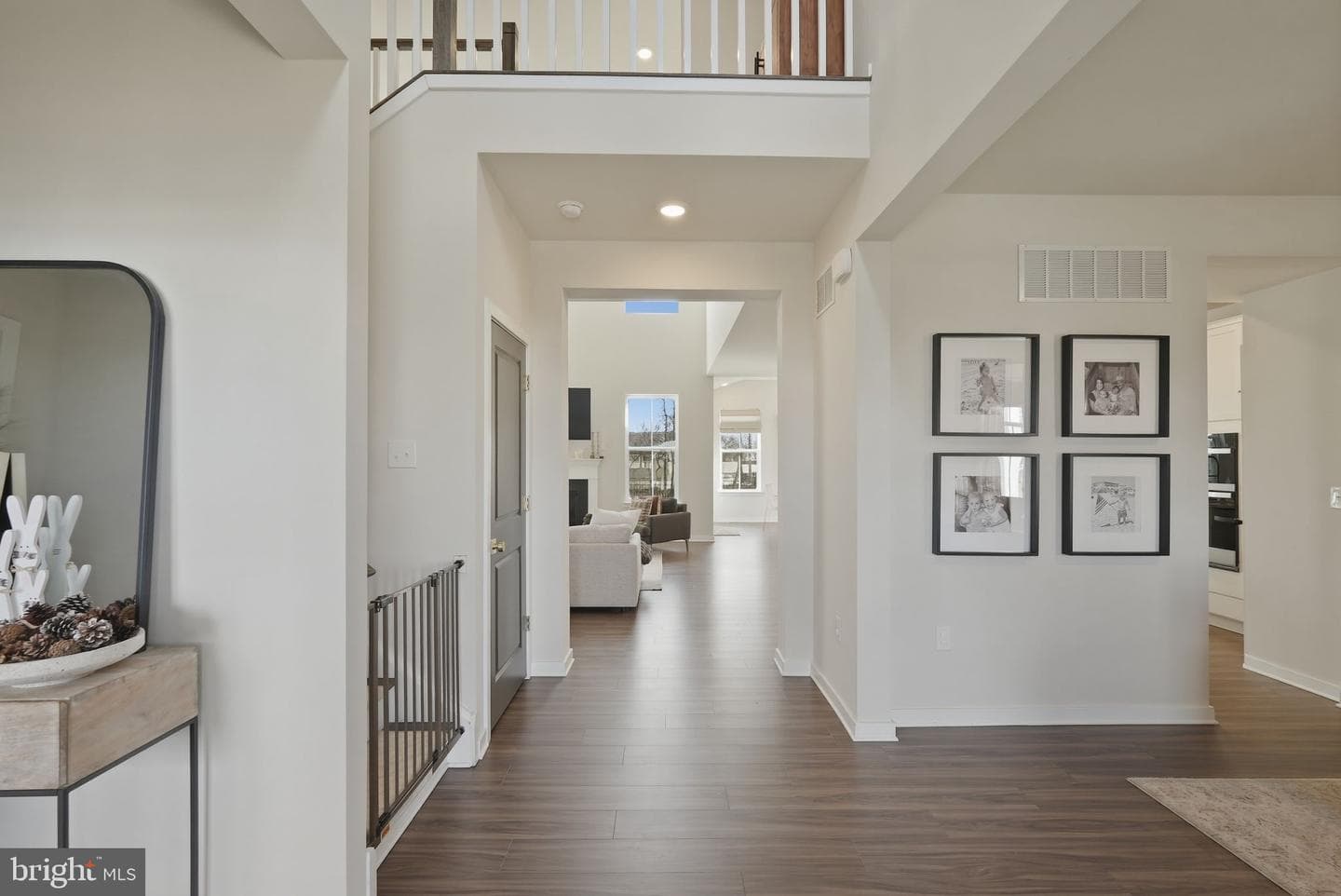 1017 Mariwill Drive photo 3
