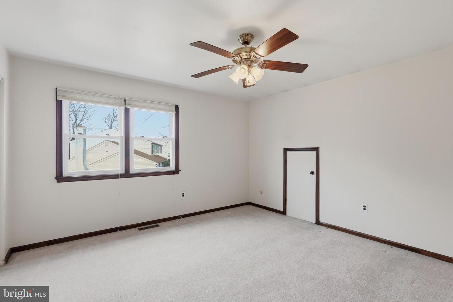 10 W Elizabeth Lane photo 15