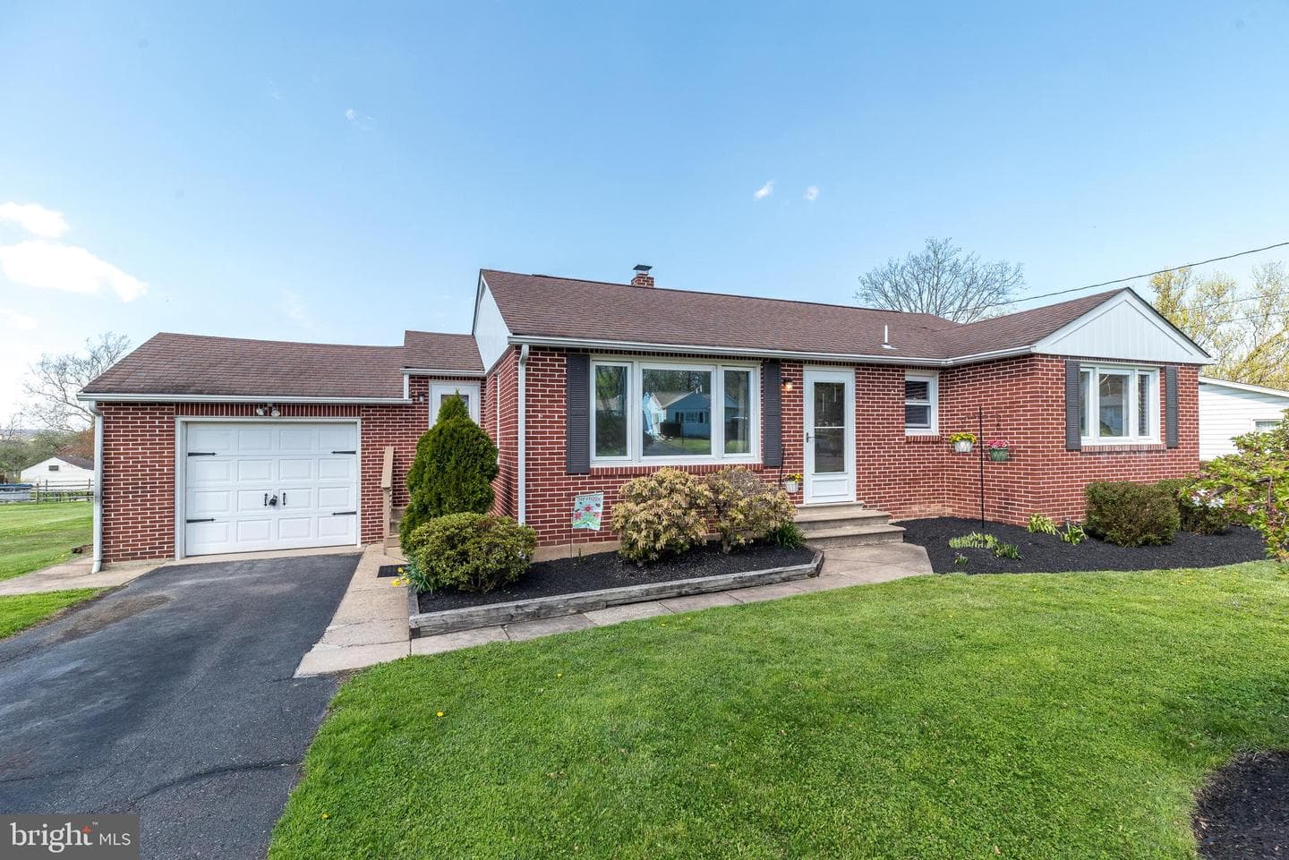 2150 Milford Avenue photo 2