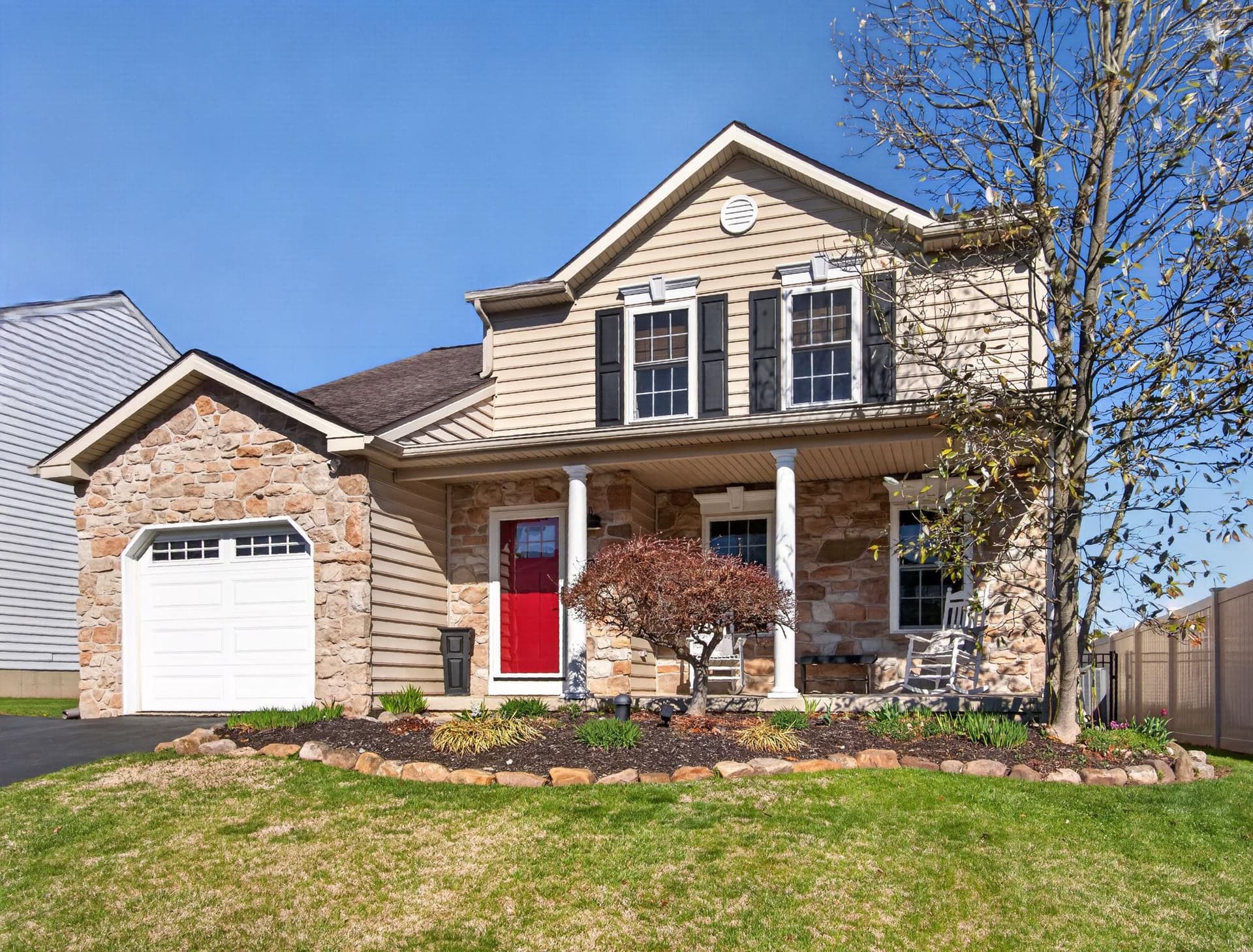2040 Valley View Drive photo 3