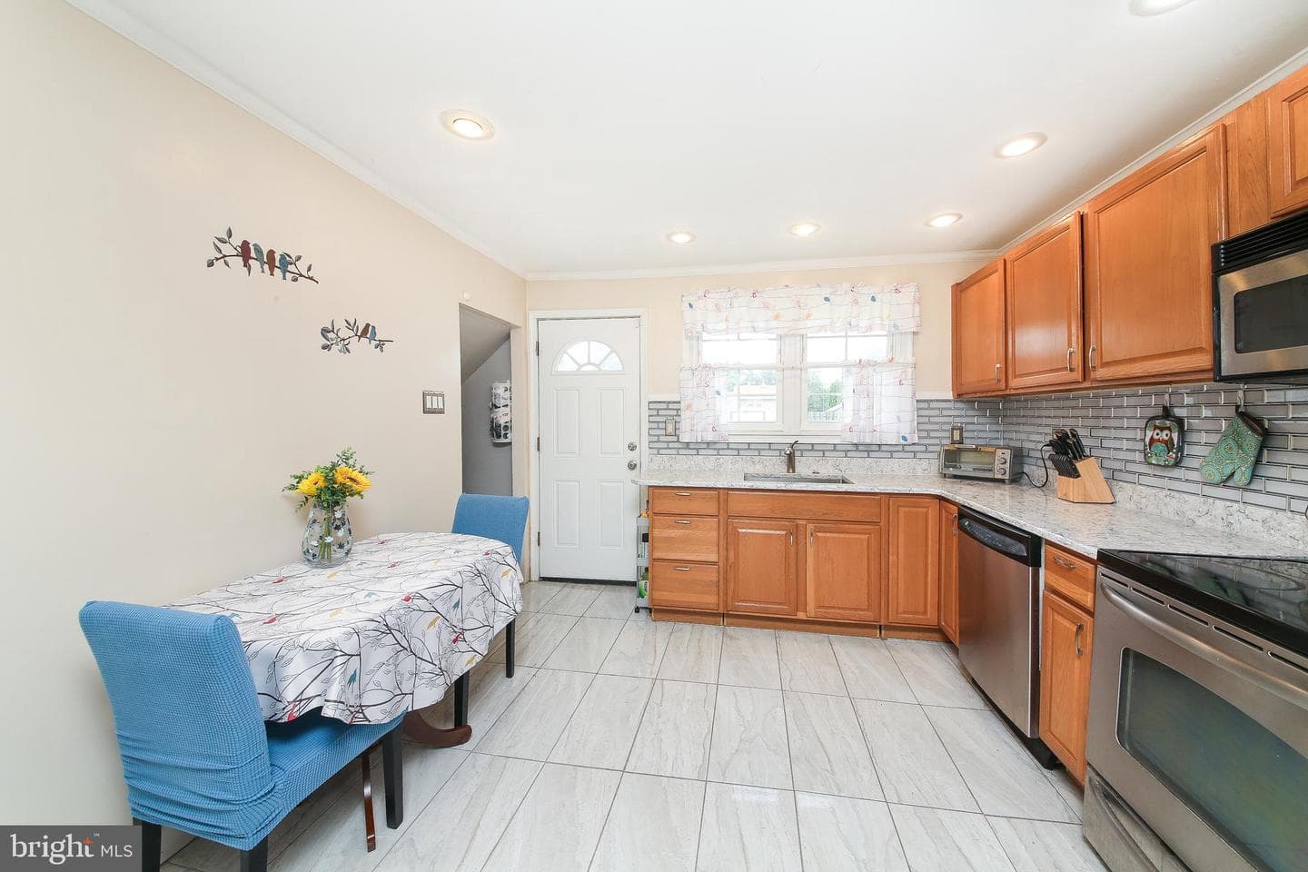 3072 Richlieu Road photo 7