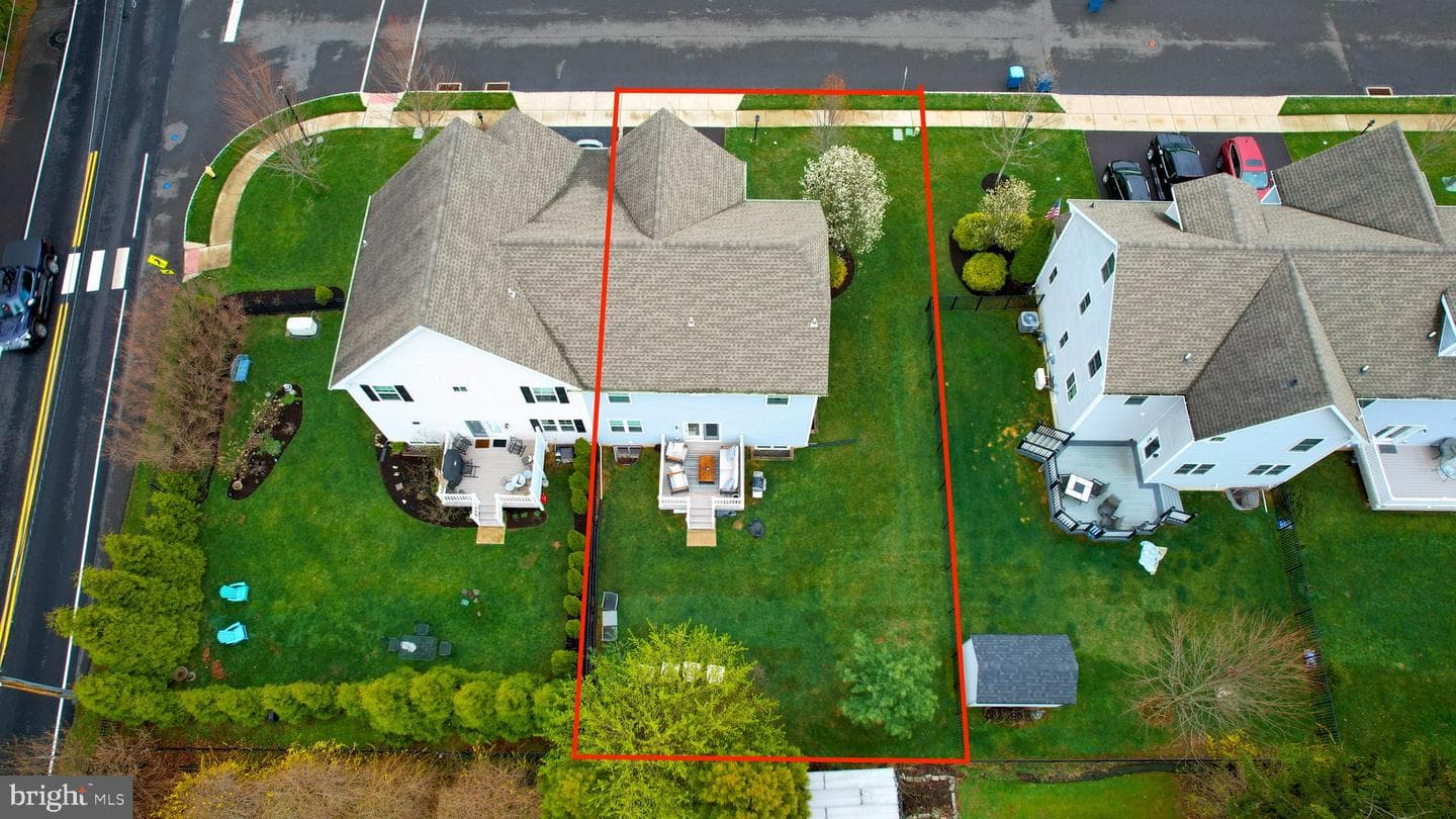 1920 Waid Way photo 28