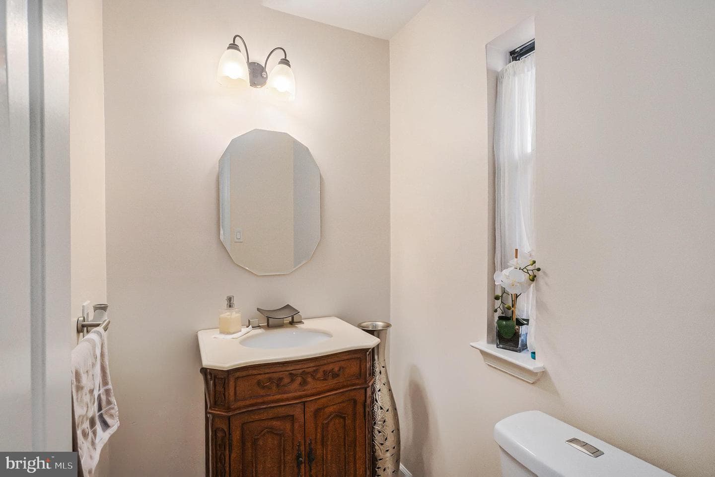 1620 Devon Court photo 11