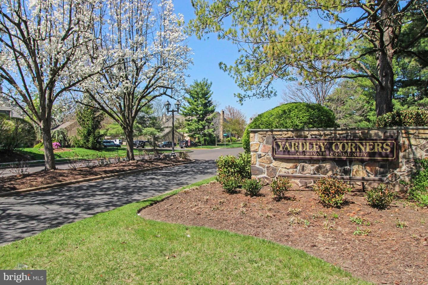 1620 Devon Court photo 47