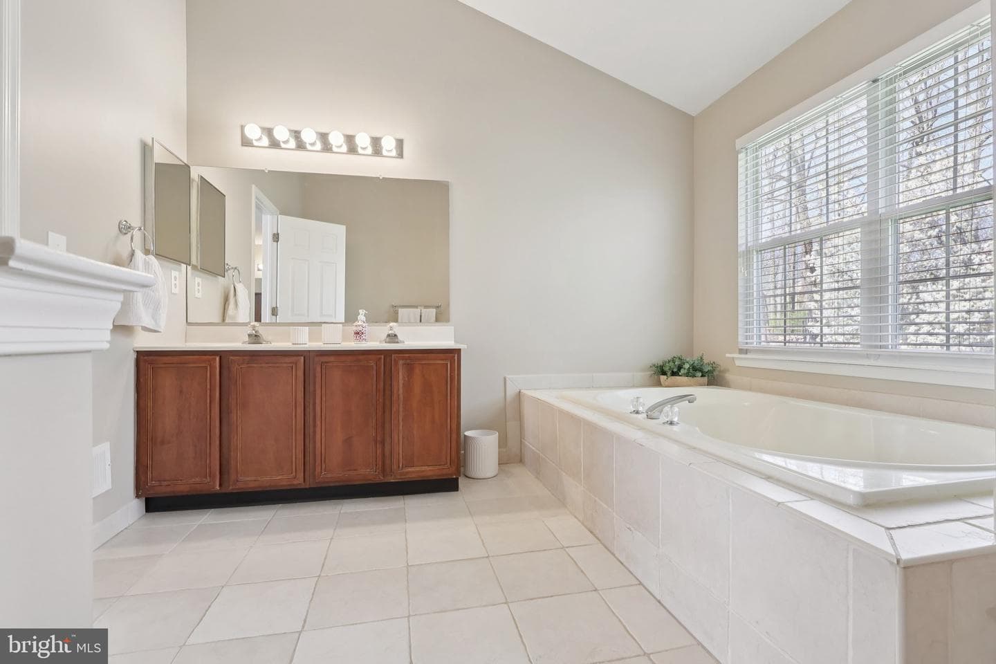 48 Steeplechase Drive photo 38