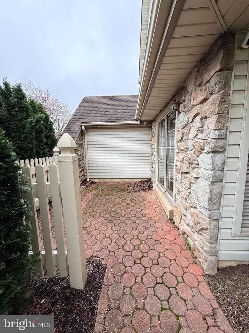 320 Wyndale Drive photo 5