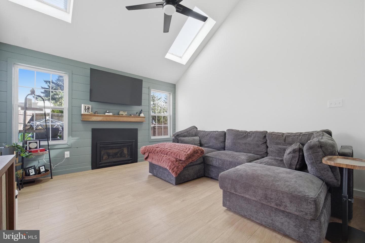2233 Apple Way photo 10