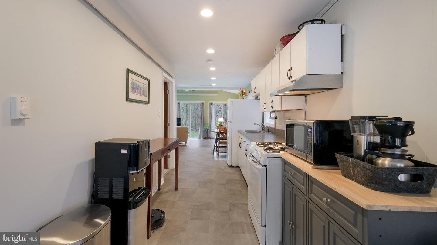 224 Beech Street photo 10