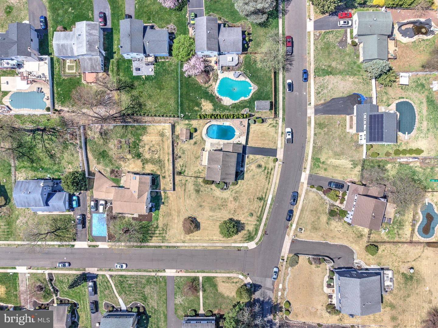 2533 Skyview photo 10