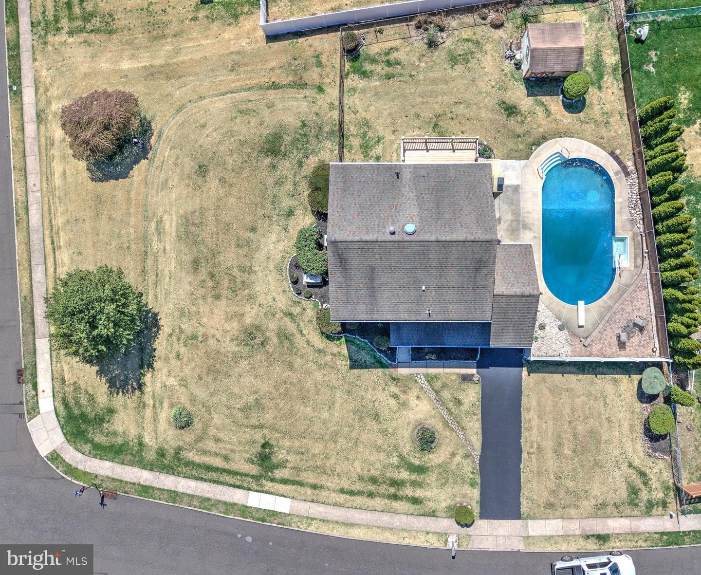 2533 Skyview photo 12