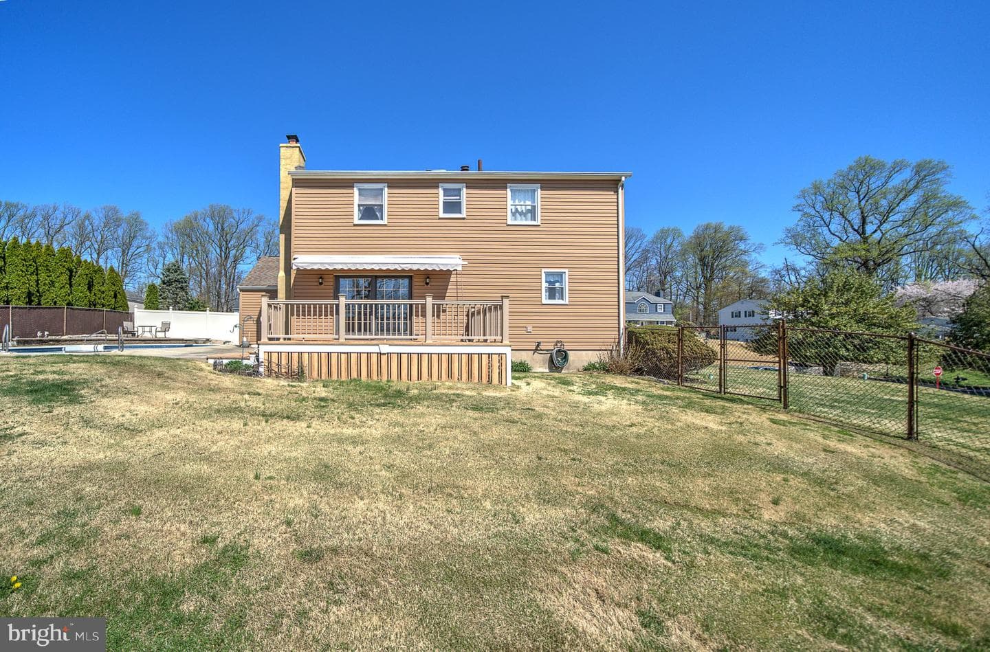 2533 Skyview photo 22