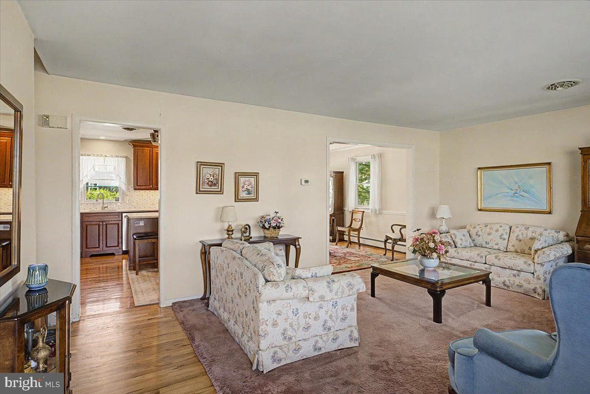 528 E Court Street photo 3