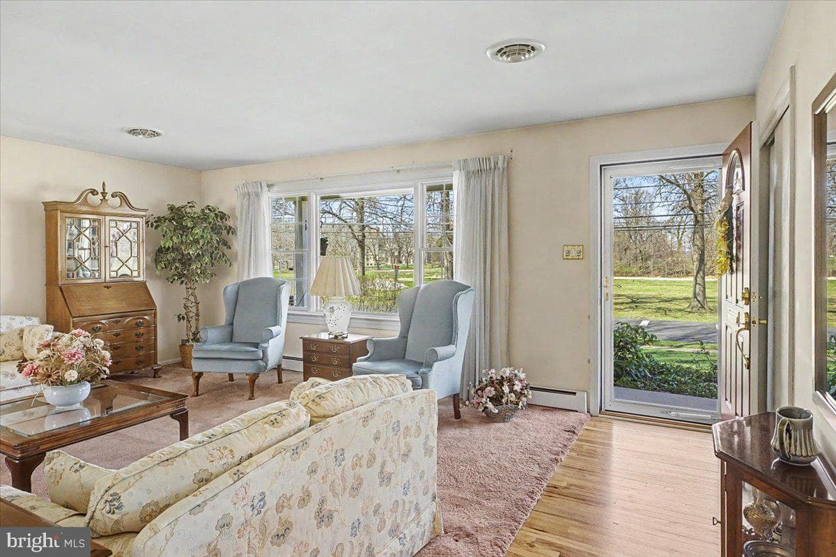 528 E Court Street photo 4