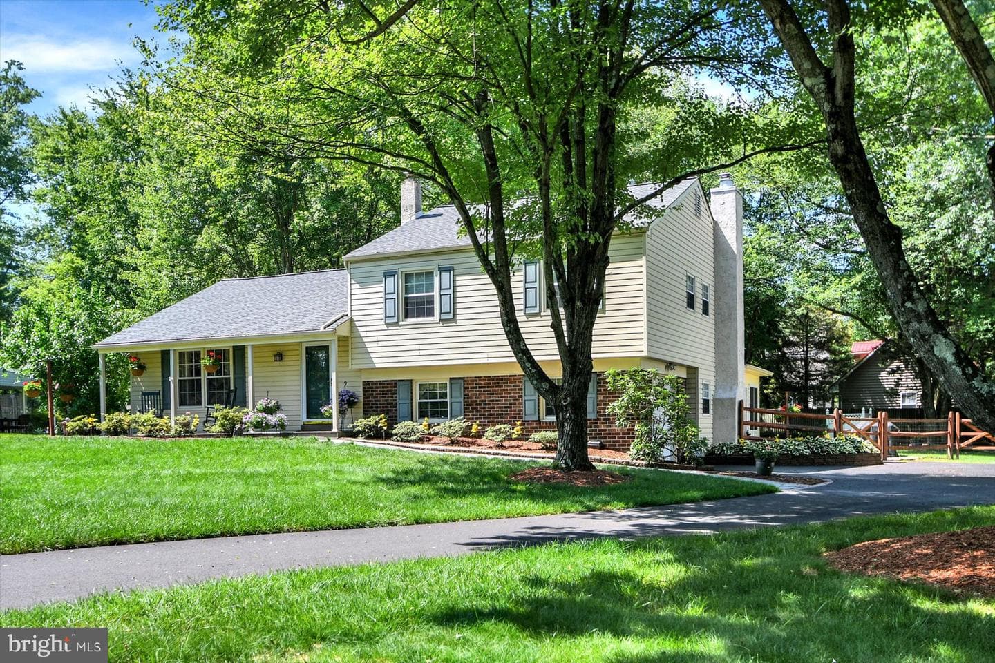 106 Gertrude Drive photo 2
