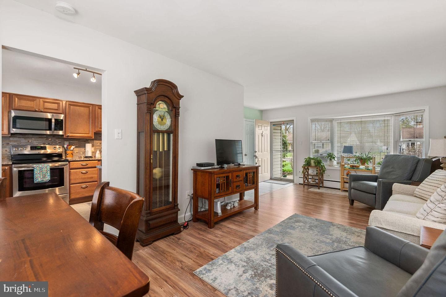 1027 Rozel Avenue photo 6