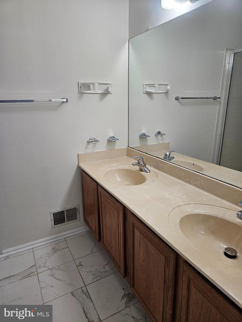 302 Independence Drive photo 10