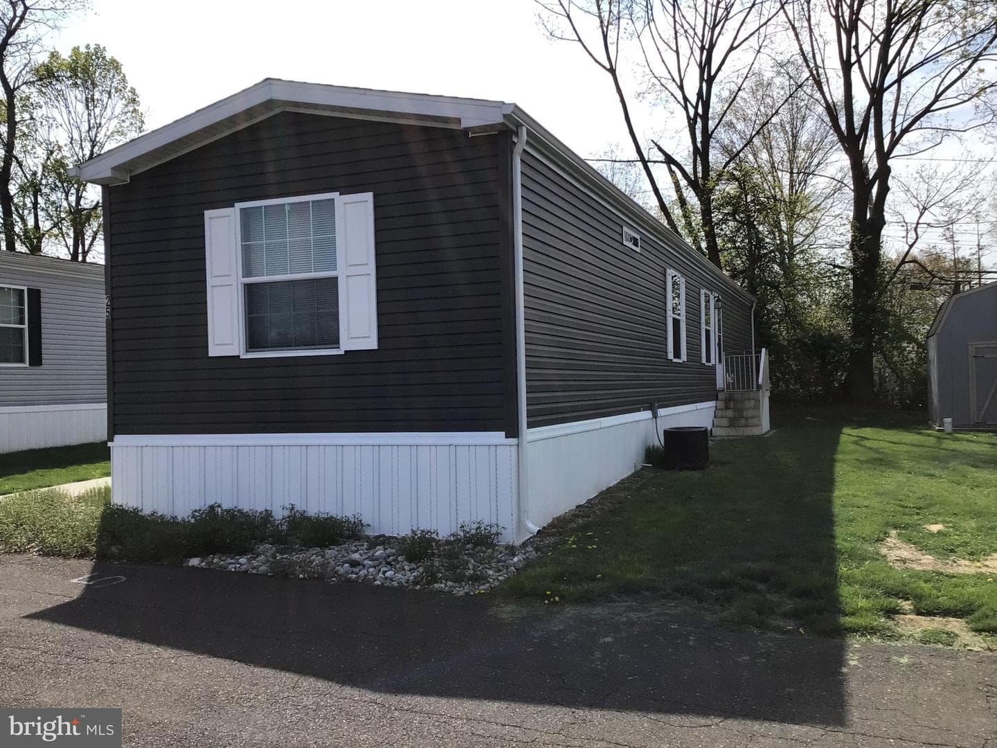 25 Kennedy Drive photo 2