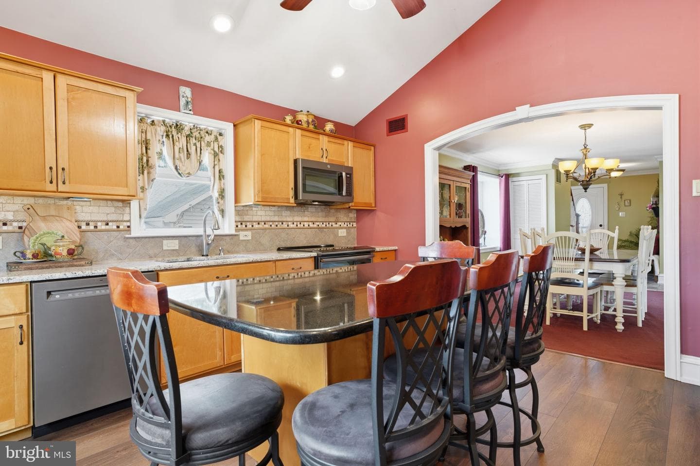 6270 Sterling Avenue photo 8