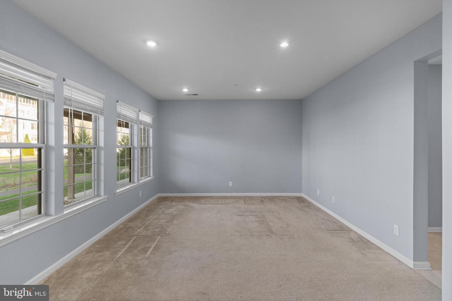 494 Rowan Street photo 37