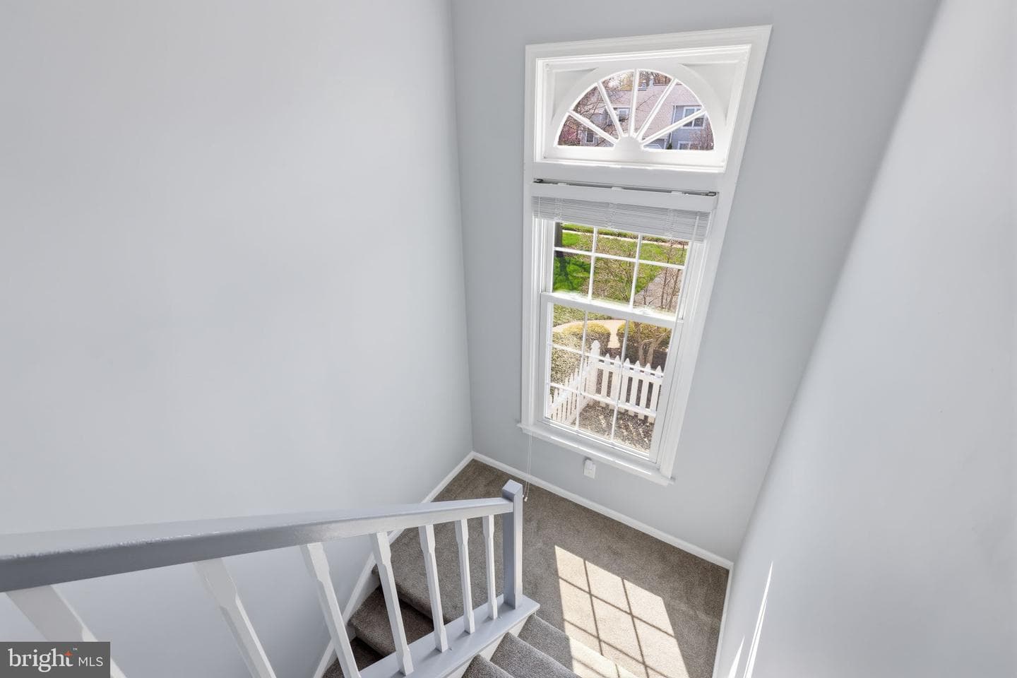 628 Rose Hollow Drive photo 4