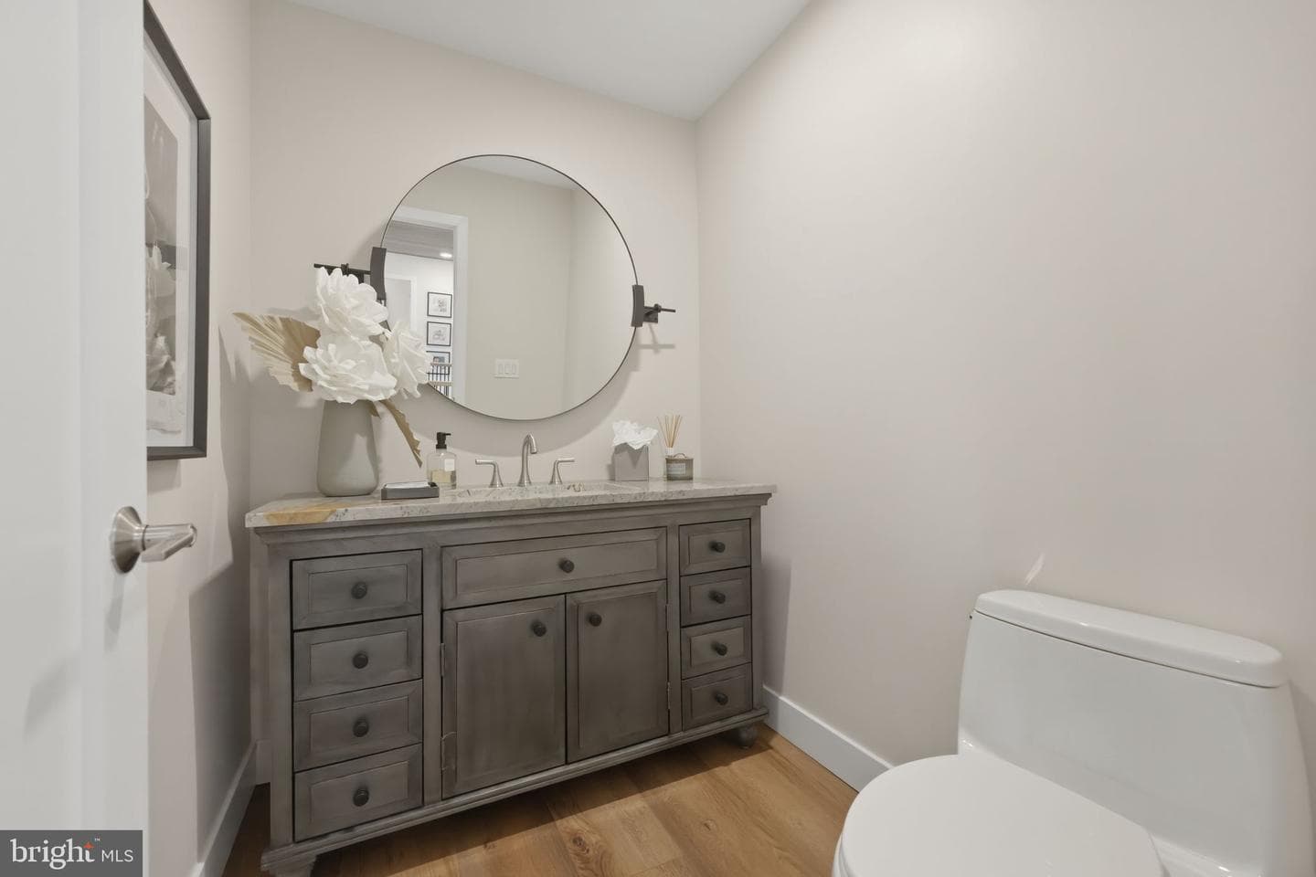 694 Countess Drive photo 23