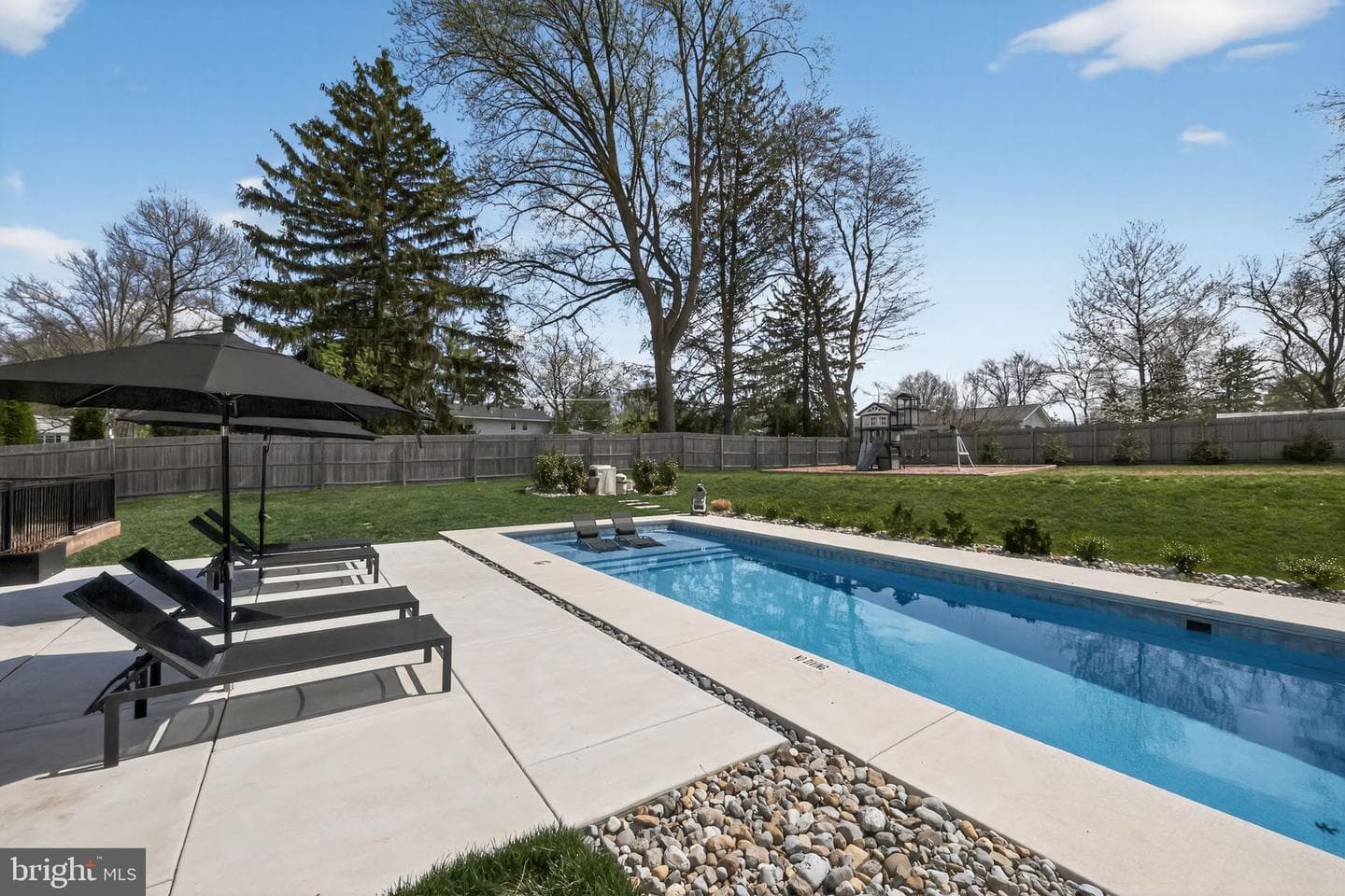 694 Countess Drive photo 32