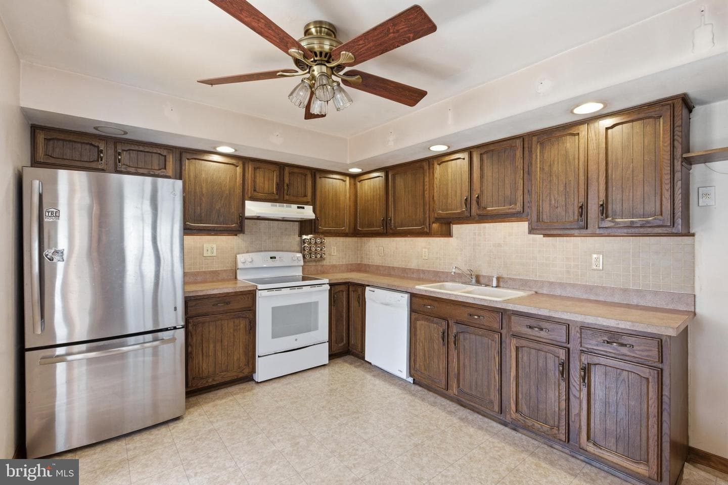 2200 Chestnut Road photo 18