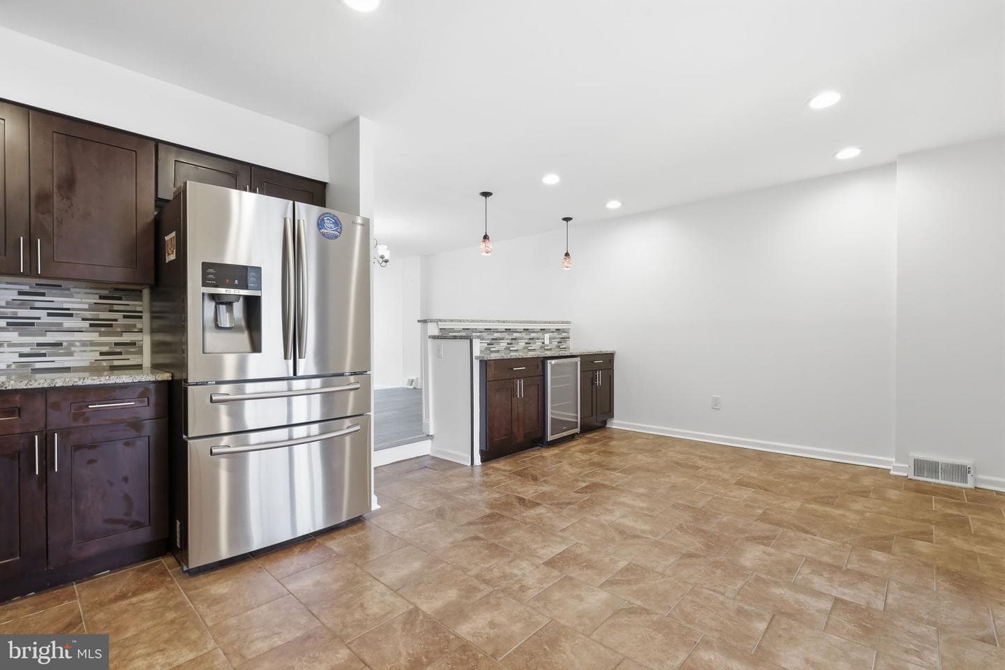 5155 Euston Court photo 14