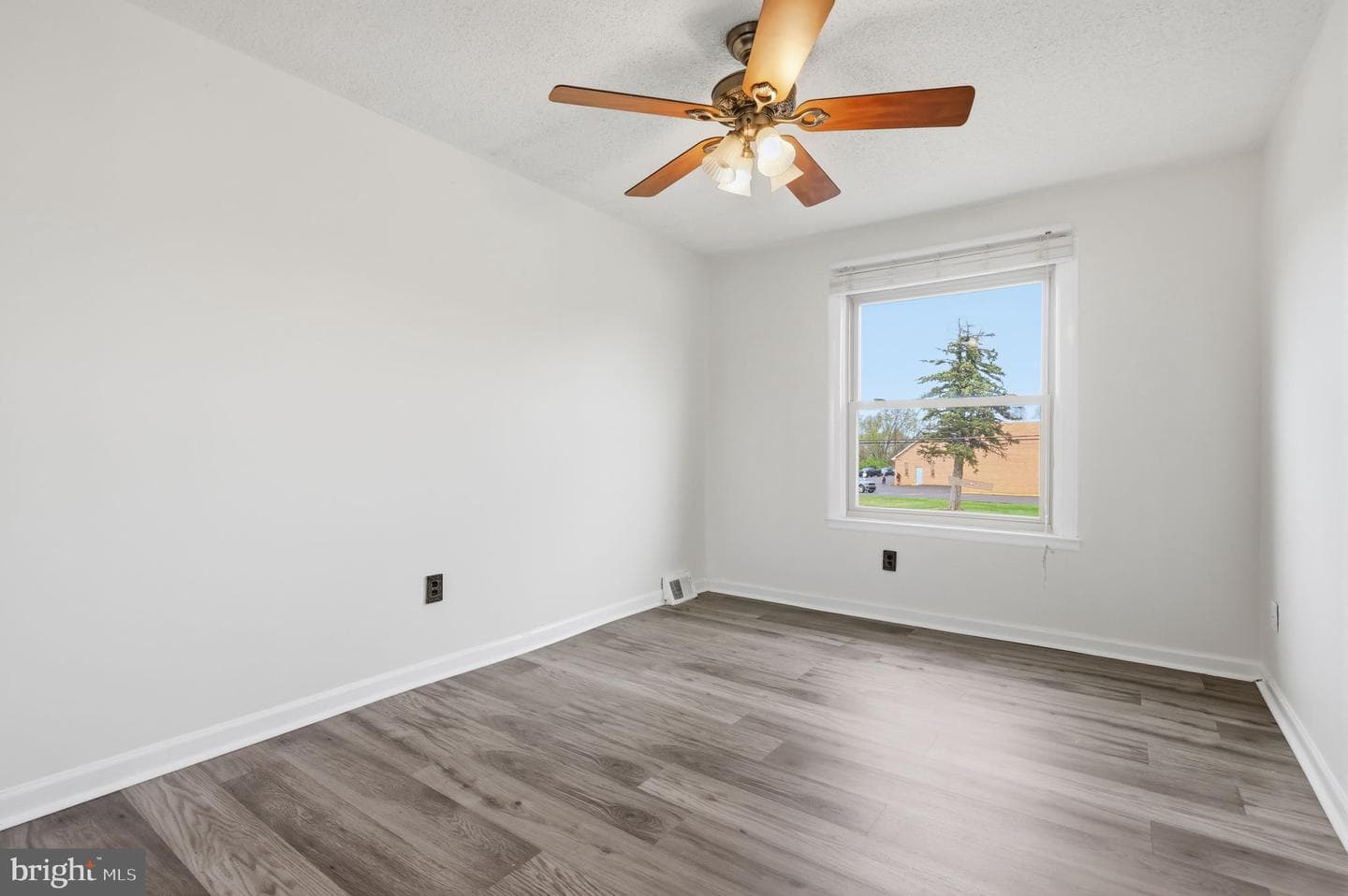 5155 Euston Court photo 20