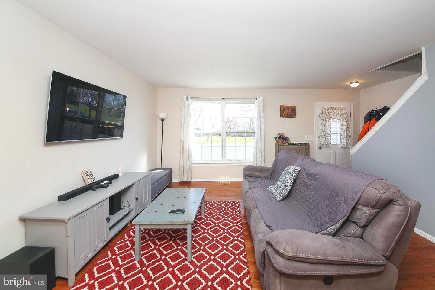 1049 Deerfield Circle photo 5